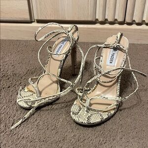 Steve Madden Cream and Tan Snakeskin Heels